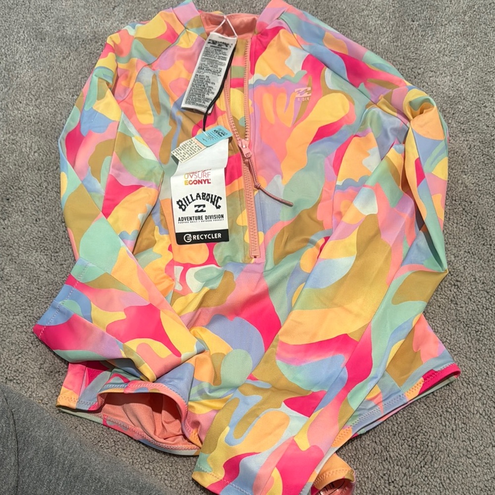 NWT-Billabong Adventure Division Size M/10